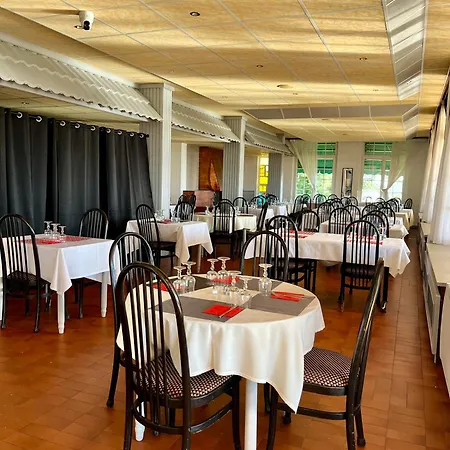 Domaine De L'orisse Отель 2*